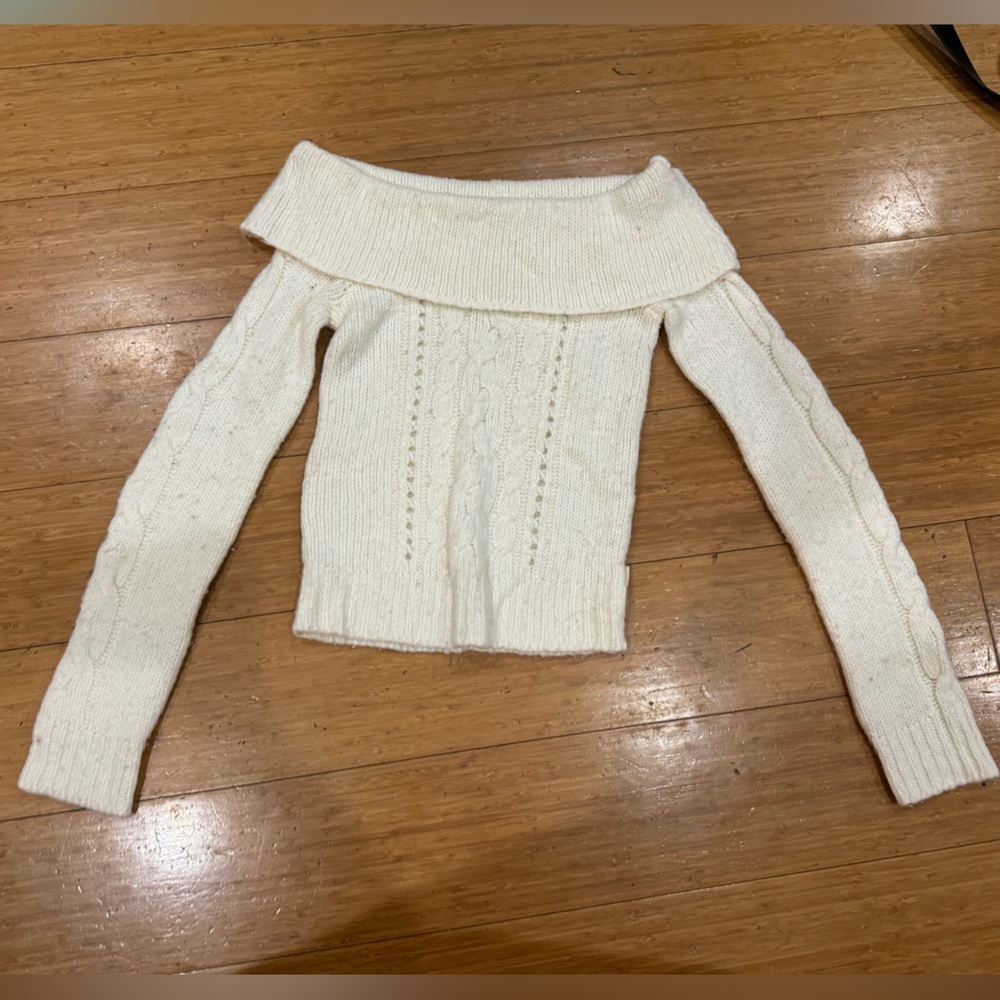 Women's Off-White Sweater
